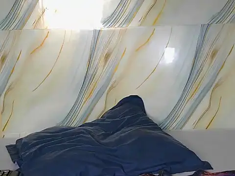 Snapshot of best_frnd chatting on October 20, 2025, 6:58 am best frnd online show from October 20, 2025, 6:58 am