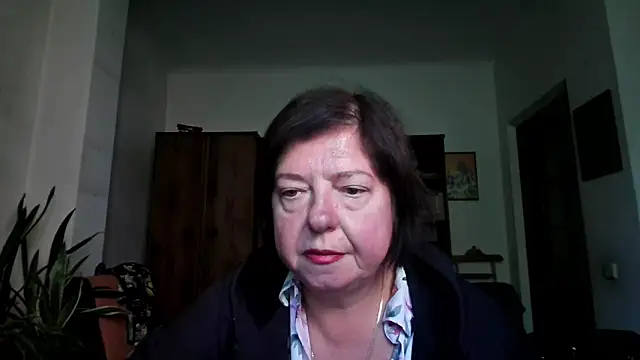 Snapshot of Violet_Pulse chatting on October 3, 2025, 12:02 pm Violet Pulse online show from October 3, 2025, 12:02 pm