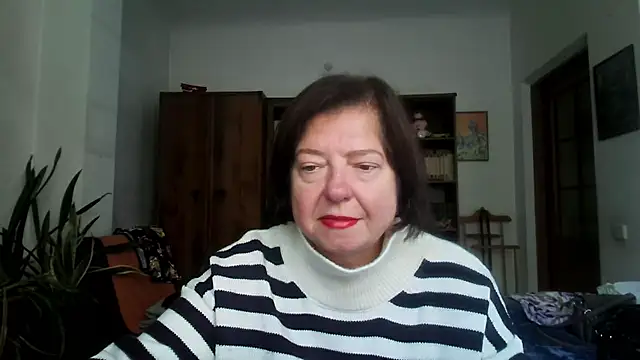 Snapshot of Violet_Pulse chatting on October 4, 2025, 9:07 am Violet Pulse online show from October 4, 2025, 9:07 am