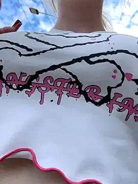 RonnieKiss online show from September 27, 2025, 4:17 am