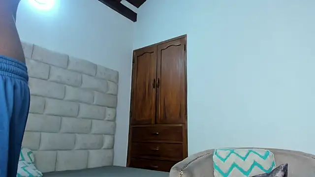 BennBrown online show from November 1, 2025, 7:27 pm