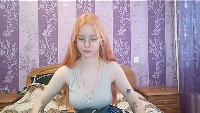 Snapshot of Lutangogansit chatting on September 22, 2025, 11:12 am Lutangogansit online show from September 22, 2025, 11:12 am