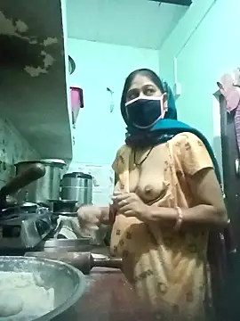 Cute-Charvii online show from February 11, 2026, 1:10 am