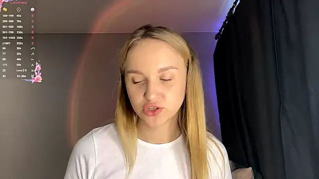 TanekaBoitel online show from September 23, 2025, 11:24 am