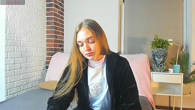 Snapshot of MarryLuz chatting on September 28, 2025, 6:24 pm MarryLuz online show from September 28, 2025, 6:24 pm