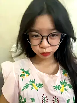 mau15  online show from October 13, 2025, 8:47 am