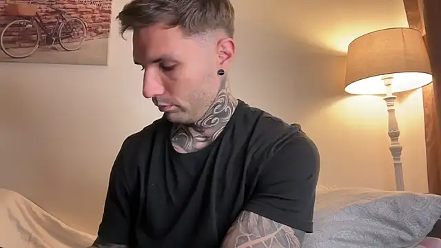 Larsskeet online show from September 26, 2025, 1:37 pm