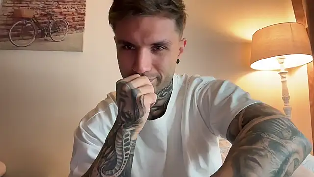 Larsskeet online show from October 1, 2025, 1:17 pm