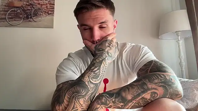 Larsskeet online show from October 6, 2025, 1:30 pm