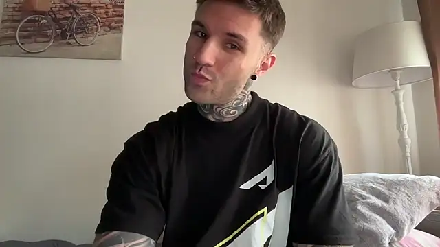 Larsskeet online show from October 11, 2025, 12:36 pm