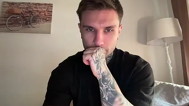 Larsskeet online show from October 20, 2025, 1:55 pm