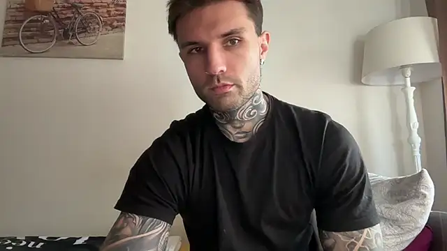 Larsskeet online show from November 4, 2025, 1:43 pm