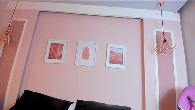 Snapshot of Sarah_Reidd chatting on October 17, 2025, 12:19 pm Sarah Reidd online show from October 17, 2025, 12:19 pm