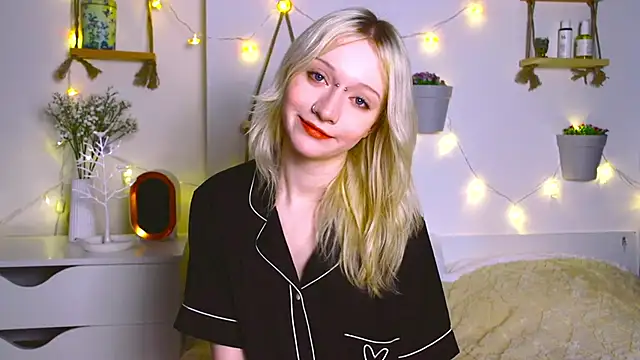 ArcticaRyder online show from September 26, 2025, 8:18 am