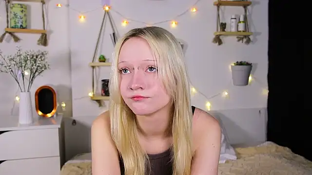 ArcticaRyder online show from October 3, 2025, 7:16 am