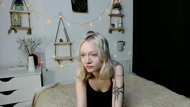 ArcticaRyder online show from November 7, 2025, 7:19 am