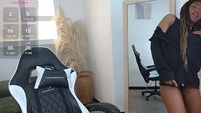 Snapshot of onyx_ebony chatting on October 23, 2025, 1:21 pm onyx ebony online show from October 23, 2025, 1:21 pm