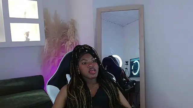 Snapshot of onyx_ebony chatting on October 27, 2025, 1:04 pm onyx ebony online show from October 27, 2025, 1:04 pm