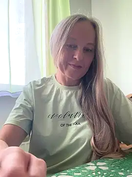 B i r d i e online show from September 20, 2025, 11:00 am