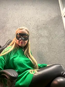 B i r d i e online show from October 2, 2025, 9:38 am