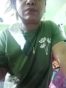 Snapshot of Mona_darling21 chatting on March 14, 2026, 4:29 am Mona darling21 online show from March 14, 2026, 4:29 am