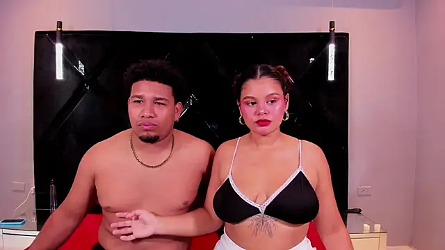 Snapshot of LucasandSasha chatting on March 19, 2026, 7:18 pm LucasandSasha online show from March 19, 2026, 7:18 pm