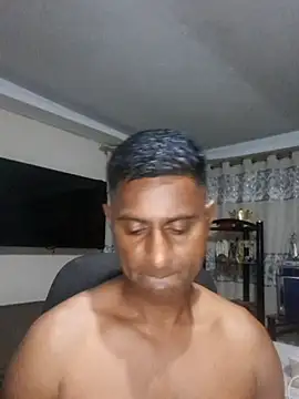 Snapshot of kingVibeX chatting on October 31, 2025, 8:32 pm kingVibeX online show from October 31, 2025, 8:32 pm