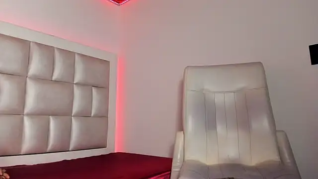 peyton  wat online show from November 28, 2025, 11:57 am