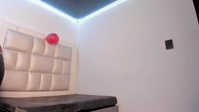 peyton  wat online show from July 9, 2026, 11:58 am