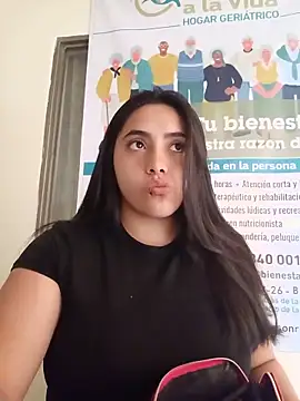Snapshot of ANDREA-10_ chatting on June 10, 2026, 1:32 pm ANDREA-10 online show from June 10, 2026, 1:32 pm