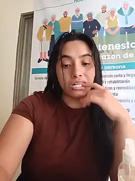 Snapshot of ANDREA-10_ chatting on June 25, 2026, 2:43 pm ANDREA-10 online show from June 25, 2026, 2:43 pm