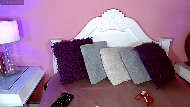 Snapshot of _IsabellaRousse chatting on November 15, 2025, 7:21 pm IsabellaRousse online show from November 15, 2025, 7:21 pm