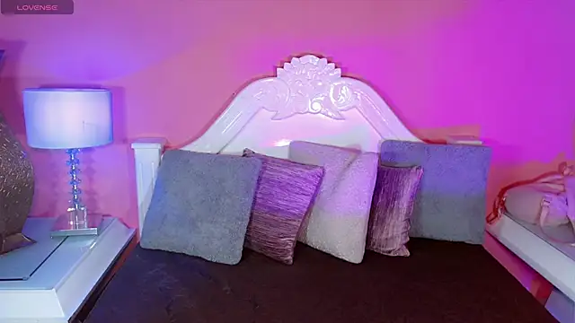  IsabellaRousse online show from November 27, 2025, 7:49 pm