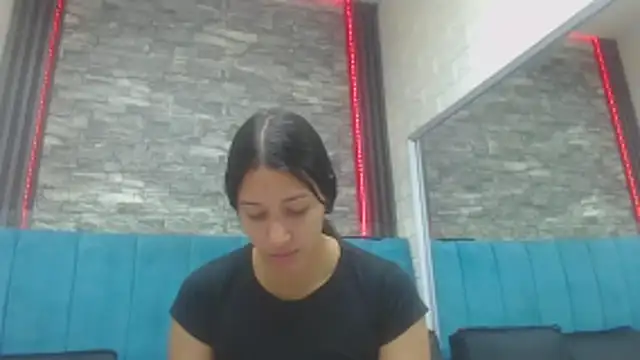 Lil Rose2006 online show from October 28, 2025, 12:52 pm