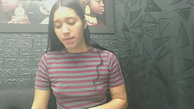 Lil Rose2006 online show from February 2, 2026, 1:10 pm