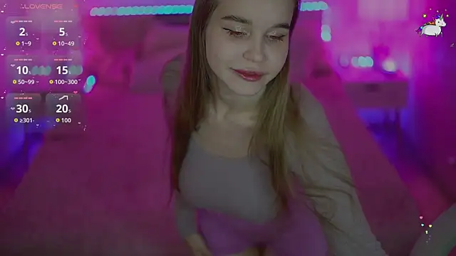 Snapshot of MyLolaSky chatting on October 11, 2025, 10:47 am MyLolaSky online show from October 11, 2025, 10:47 am