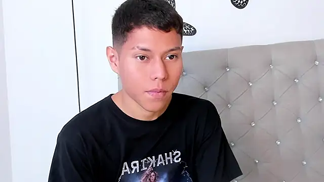 Snapshot of Little_liam chatting on October 15, 2025, 7:25 pm Little liam online show from October 15, 2025, 7:25 pm