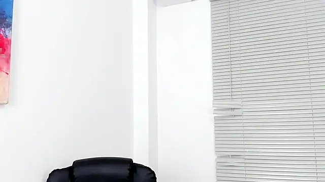 Snapshot of Little_liam chatting on October 18, 2025, 7:36 pm Little liam online show from October 18, 2025, 7:36 pm