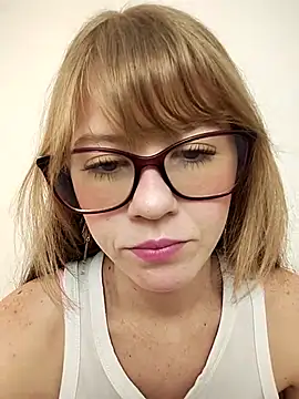 Rubialuna online show from October 27, 2025, 1:37 pm