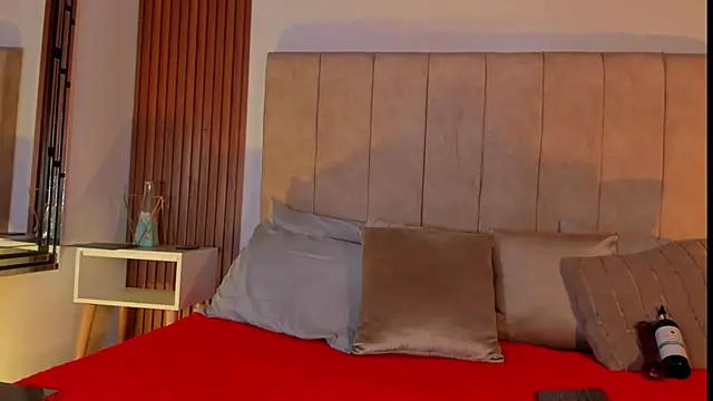 Lauraa saenz11 online show from October 11, 2025, 11:31 am