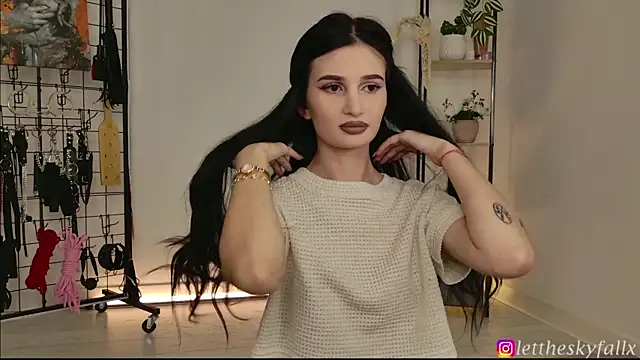 lettheskyfallx online show from March 20, 2026, 10:47 pm