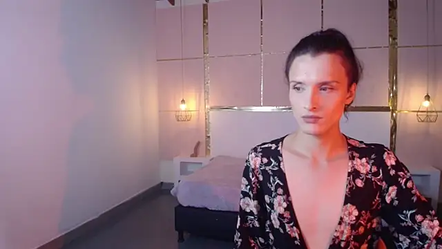 Snapshot of IsabelFernandez chatting on October 5, 2025, 4:00 am IsabelFernandez online show from October 5, 2025, 4:00 am