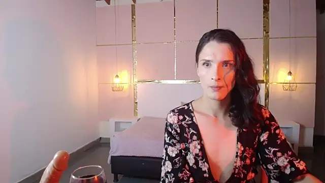 Snapshot of IsabelFernandez chatting on October 6, 2025, 1:14 am IsabelFernandez online show from October 6, 2025, 1:14 am