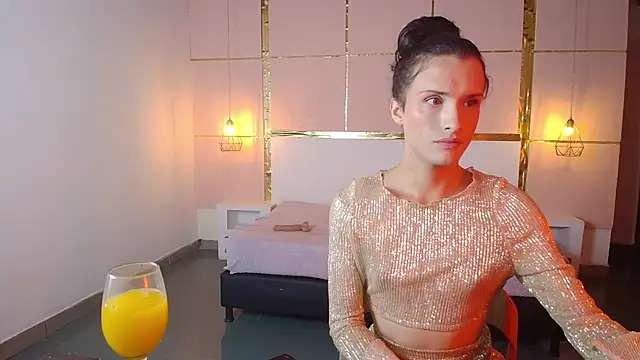 Snapshot of IsabelFernandez chatting on October 10, 2025, 5:28 am IsabelFernandez online show from October 10, 2025, 5:28 am