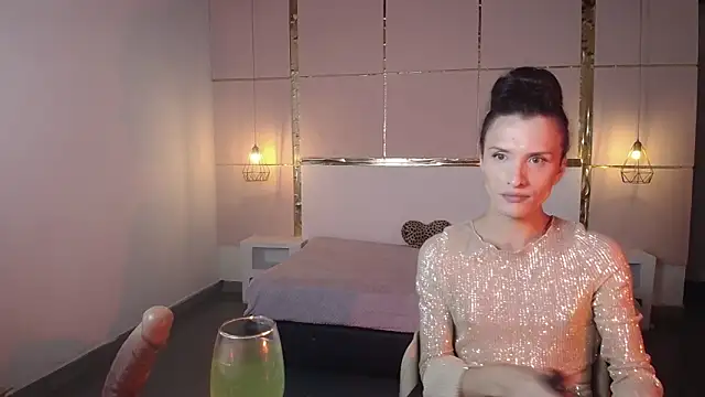 Snapshot of IsabelFernandez chatting on October 15, 2025, 6:02 am IsabelFernandez online show from October 15, 2025, 6:02 am