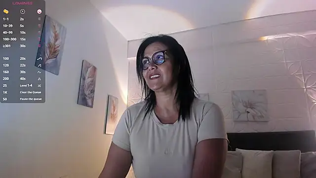 Snapshot of EmillyLim chatting on March 3, 2026, 8:26 pm EmillyLim online show from March 3, 2026, 8:26 pm