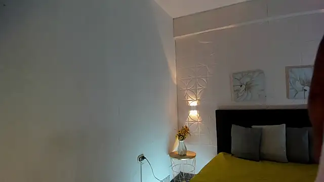 Snapshot of EmillyLim chatting on March 27, 2026, 8:19 pm EmillyLim online show from March 27, 2026, 8:19 pm