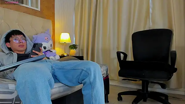 liam twiink online show from November 27, 2025, 7:27 pm