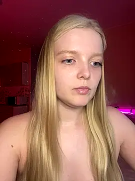 Snapshot of LADYLOVE_O chatting on September 19, 2025, 9:37 pm LADYLOVE O online show from September 19, 2025, 9:37 pm