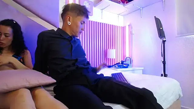 Snapshot of oblivionlove chatting on September 23, 2025, 8:23 pm oblivionlove online show from September 23, 2025, 8:23 pm